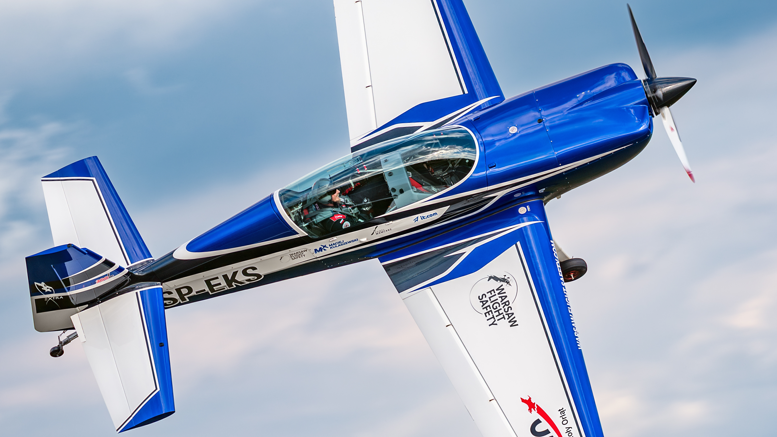 SP-EKS - lot z dymem