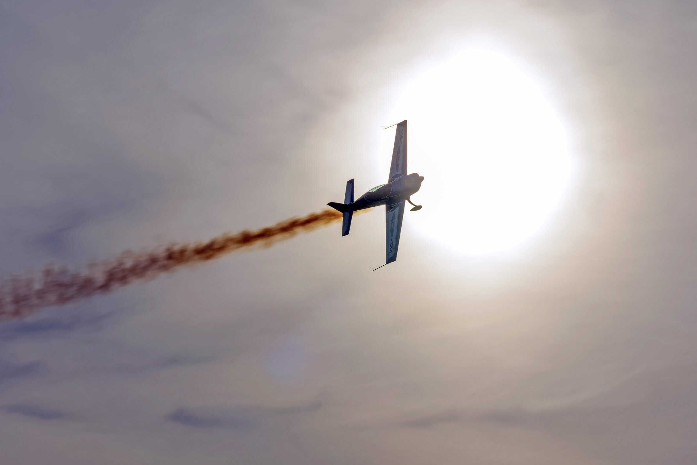 Extra 300L SP-EKS aerobatics aloft