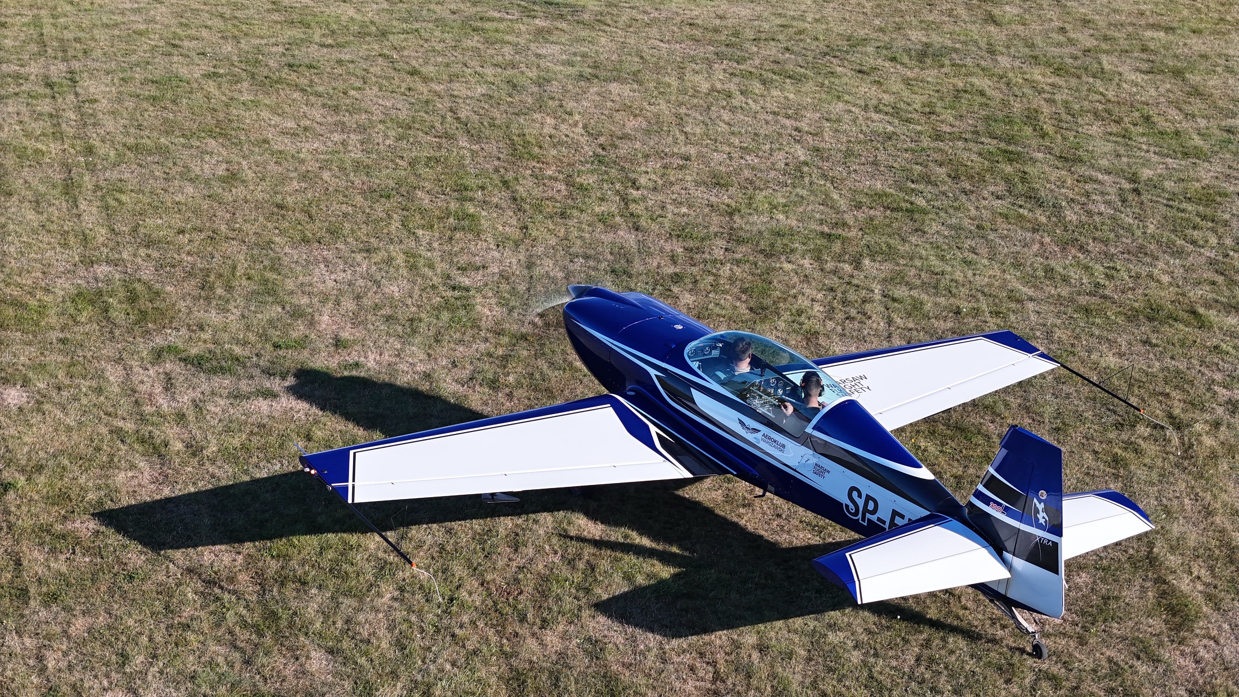Extra 300L - widok z drona